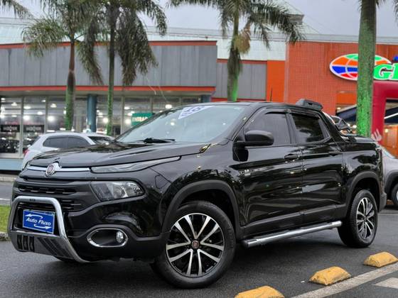 FIAT TORO 2.4 16V MULTIAIR FLEX FREEDOM AT9 FIAT TORO 2.4 16V MULTIAIR FLEX FREEDOM AT9